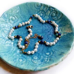 Naszyjnik Madame Pearl z perłami i lapis lazuli